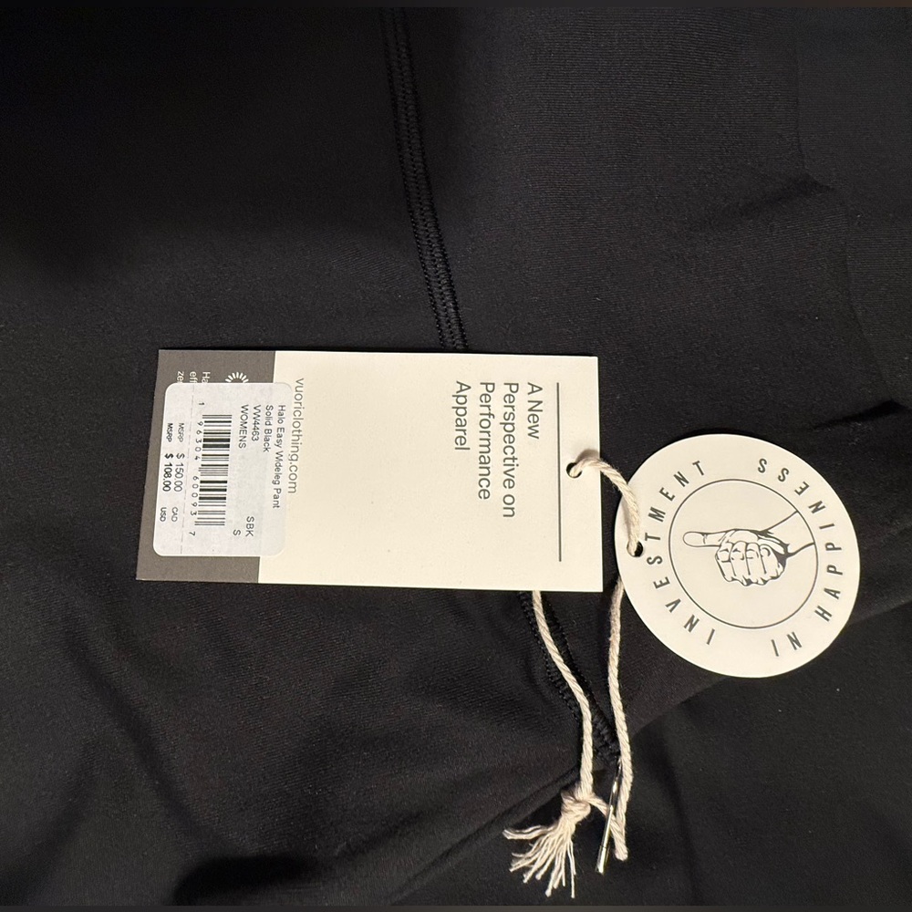 Vuori Halo EasyWideleg Pant. solid black size small. - Picture 4 of 5